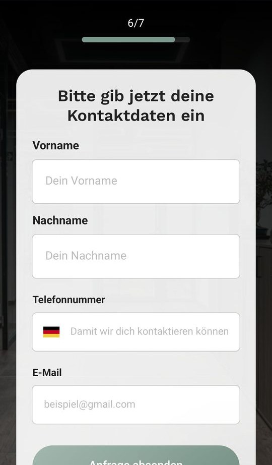 Funnel-Schritt 5: Kontaktformular mit Vorname, Nachname, Telefonnummer und E-Mail und dem Button „Anfrage absenden“.