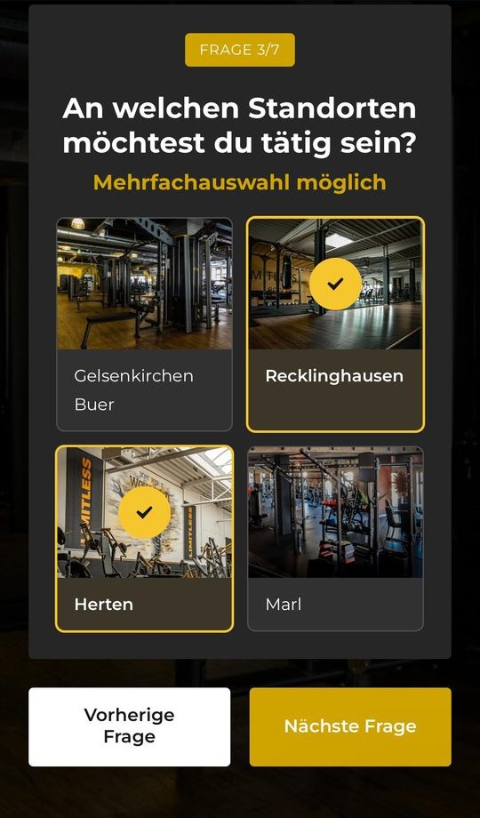 Funnel-Schritt 4: Fragebogen, Frage 3 von 7 „An welchen Standorten möchtest du tätig sein?“ mit vier Standortkacheln zur Mehrfachauswahl.